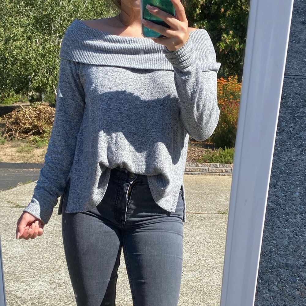 Abercrombie & Fitch Off The Shoulder Top